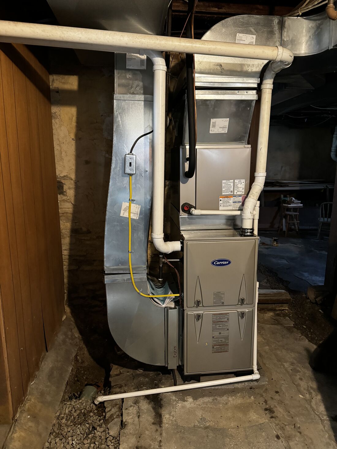 Wall-bracket condenser install with copper line work